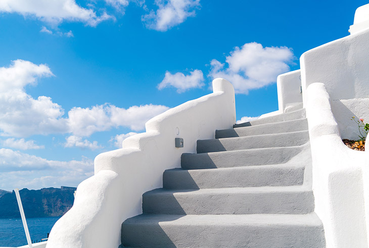 The Best of Santorini Architecture – From Charming Cave Houses to Iconic Blue-Domed Churches